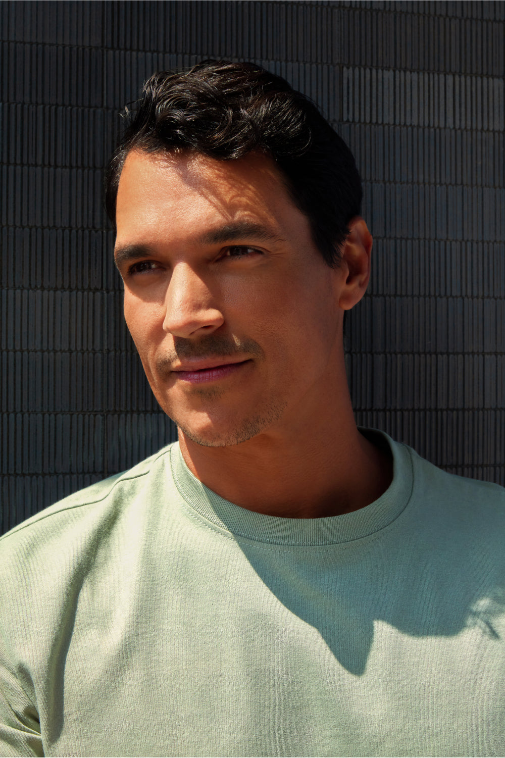 How to Cleanse and Hydrate Men's Skin All Day